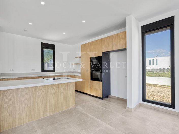 Image No.18-3 Bed Villa for sale