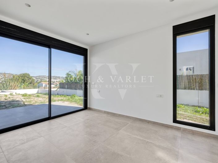 Image No.18-3 Bed Villa for sale