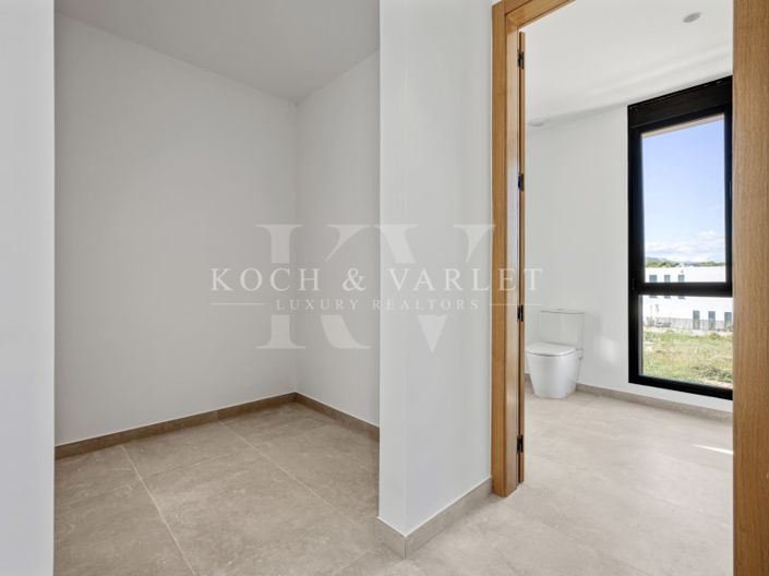 Image No.24-3 Bed Villa for sale