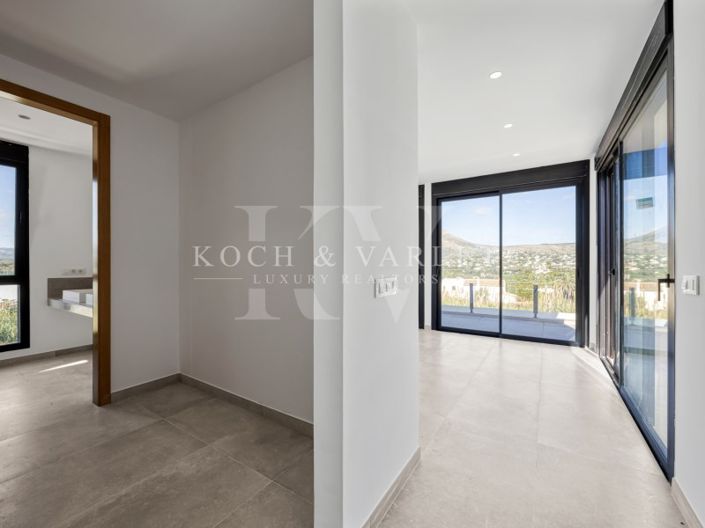 Image No.28-3 Bed Villa for sale