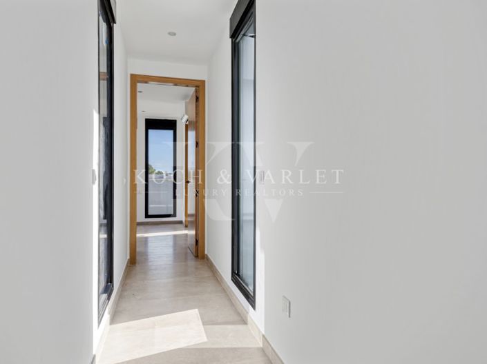 Image No.43-3 Bed Villa for sale