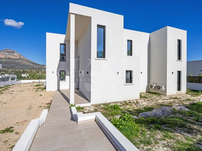 Image No.60-3 Bed Villa for sale