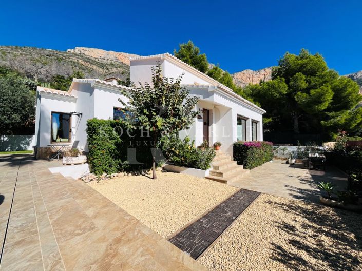 Image No.42-4 Bed Villa for sale