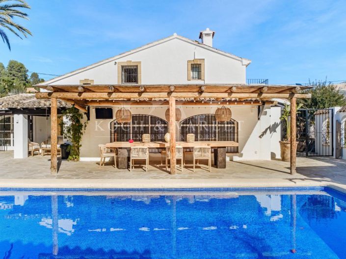 Image No.16-5 Bed Farmhouse for sale