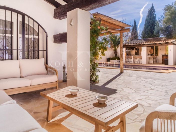 Image No.17-5 Bed Farmhouse for sale