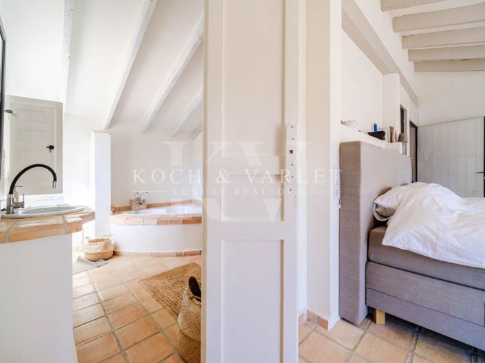 Image No.43-5 Bed Farmhouse for sale