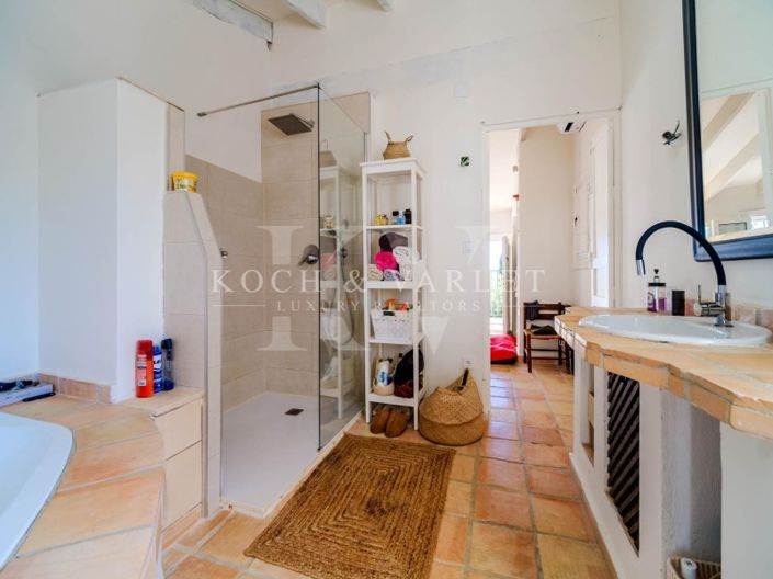 Image No.44-5 Bed Farmhouse for sale