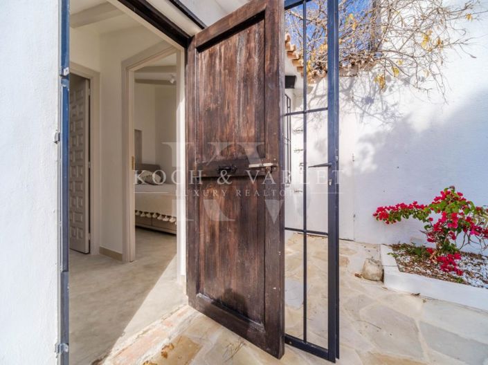 Image No.46-5 Bed Farmhouse for sale