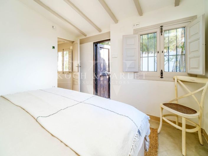 Image No.53-5 Bed Farmhouse for sale