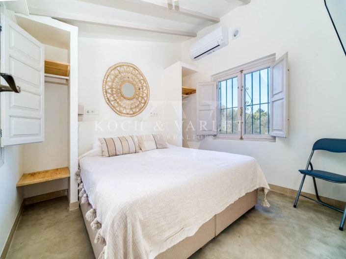 Image No.57-5 Bed Farmhouse for sale