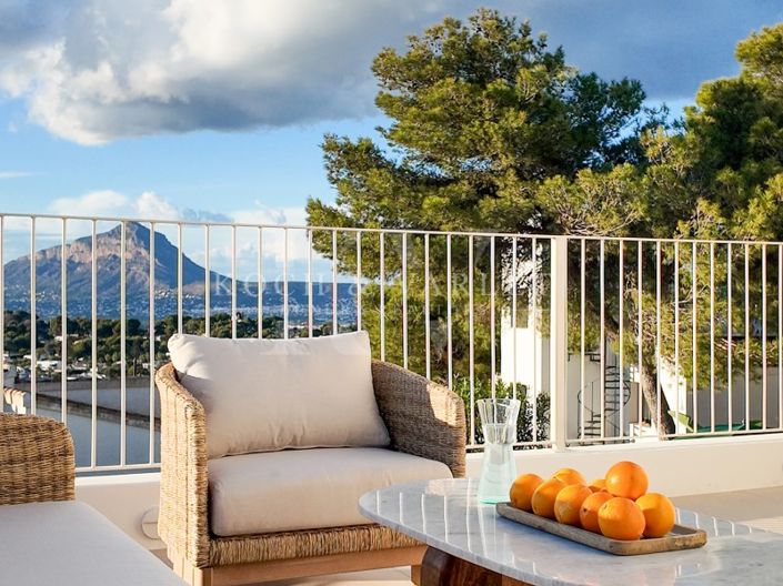 Image No.4-4 Bed Villa for sale