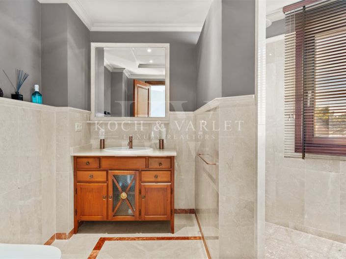 Image No.48-6 Bed Villa for sale