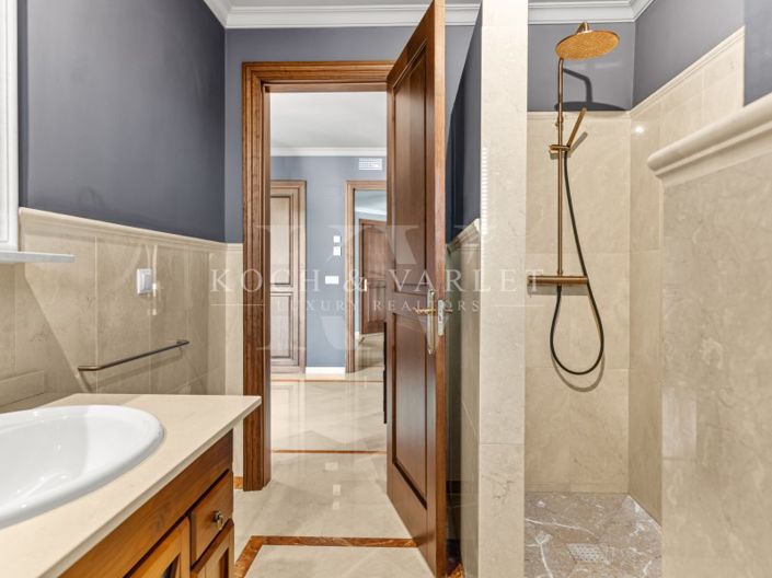 Image No.52-6 Bed Villa for sale