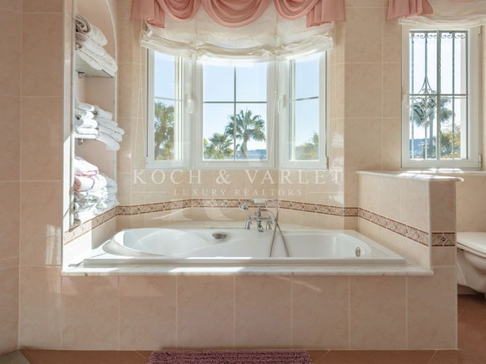 Image No.25-5 Bed Villa for sale