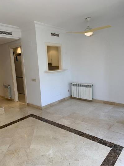 Image No.11-22 Bed Townhouse for sale