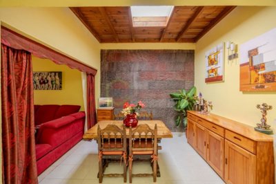 Spacious Playa Blanca villa with pool, guest apartment, and potential.