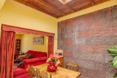 Spacious Playa Blanca villa with pool, guest apartment, and potential.