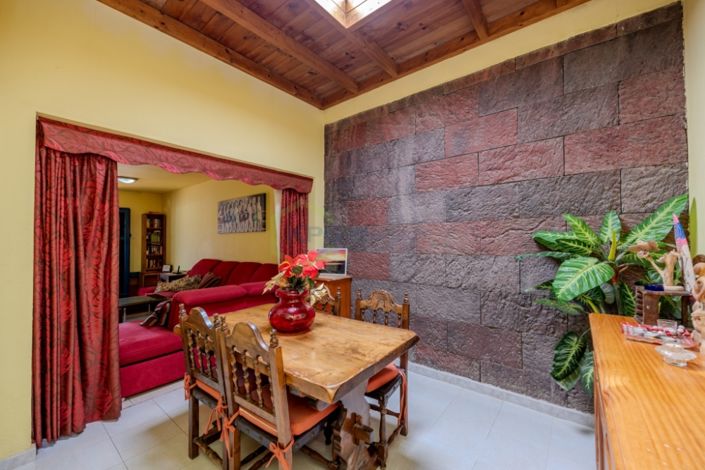 Image No.3-4 Bed Villa for sale