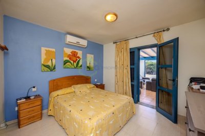 Spacious Playa Blanca villa with pool, guest apartment, and potential.