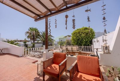 Fantastic 2 bedroom bungalow in a gated community in Playa Blanca