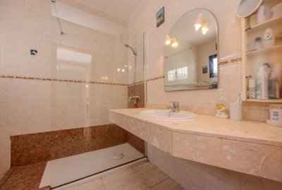 Fantastic 2 bedroom bungalow in a gated community in Playa Blanca