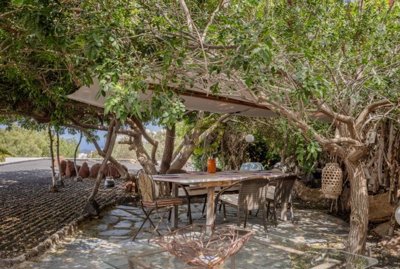 Spacious villa with guest studios, 2 pools, and breathtaking scenery