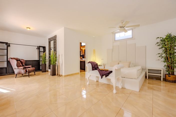 Image No.19-4 Bed Villa for sale