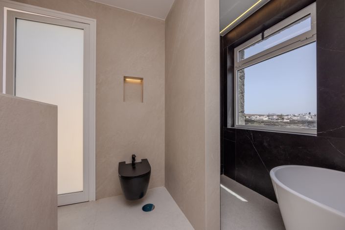 Image No.18-6 Bed Villa for sale