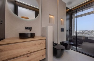 César Manrique-Inspired oasis in Tahiche’s volcanic heart