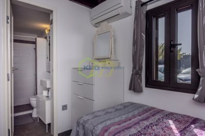 Stunning, turn-key ready Villa in Gated Community
