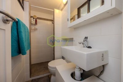 Stunning, turn-key ready Villa in Gated Community
