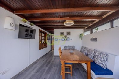 Stunning, turn-key ready Villa in Gated Community
