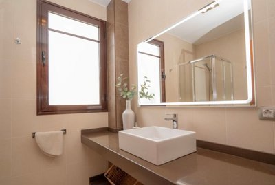 Elegant Playa Blanca villa with private pool, terraces & prime location