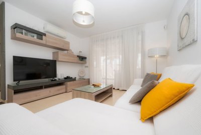 Elegant Playa Blanca villa with private pool, terraces & prime location