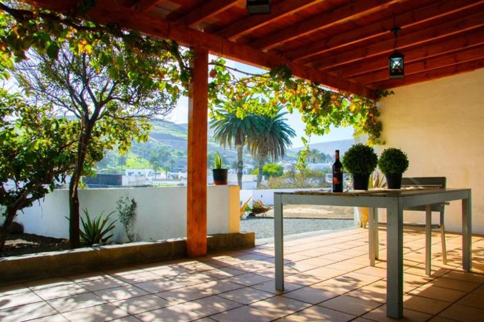 Image No.1-6 Bed Villa for sale