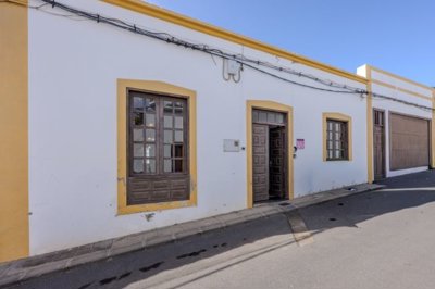 Charming historic Lanzarote property with views, terraces, and conversion scope.
