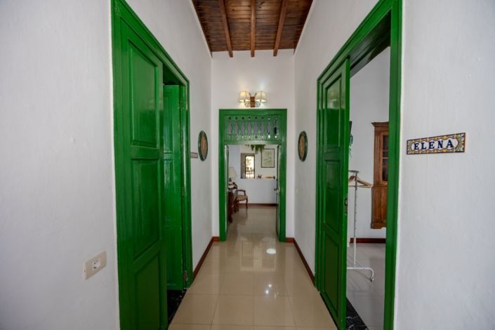 Image No.6-6 Bed Villa for sale