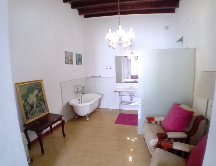 Image No.9-6 Bed Villa for sale