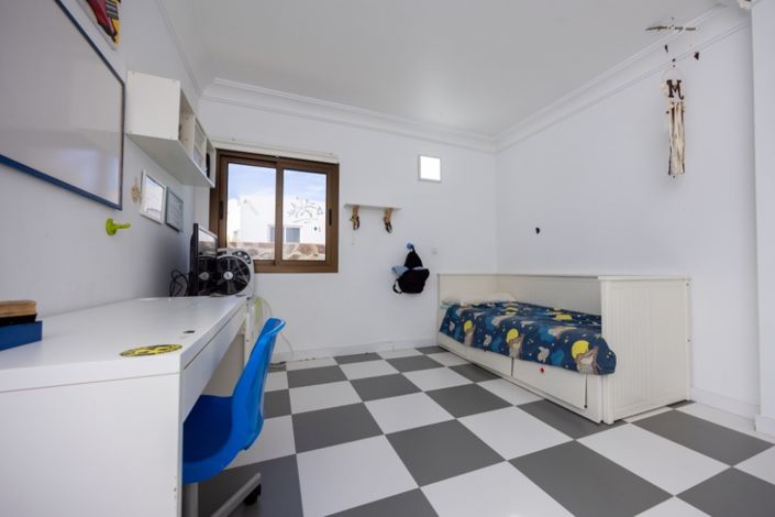 Image No.10-3 Bed Villa for sale