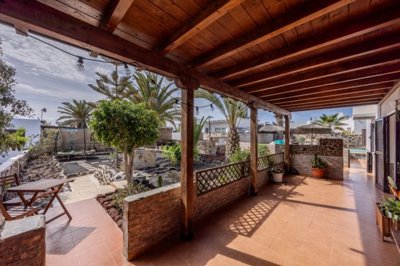 Investment Opportunity: 3-Bedroom Villa with Pool in Playa Blanca