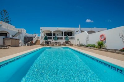 5 Bed Villa for sale
