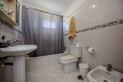 Ideal family home with mountain views in Playa Blanca