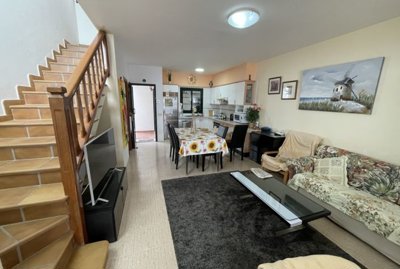 Beautiful 2 bedroom, 1 bathroom home with additional guest WC in the sought-after Faro Pechiguera area