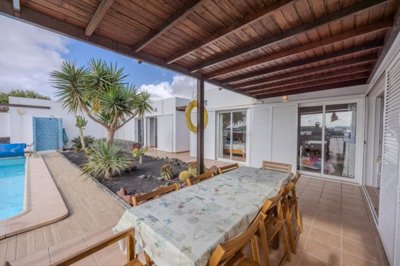 Beautiful villa with pool, terraces, and stunning Papagayo views