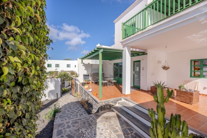 Image No.2-5 Bed Villa for sale