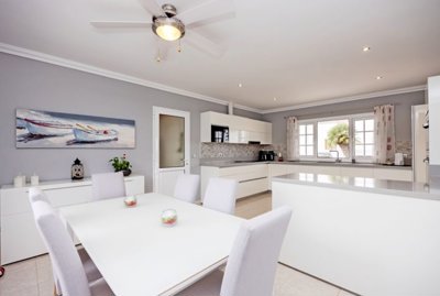 Charming 3 bedroom villa with pool & garden in Yaiza – Exclusive to Lanzarote Investments