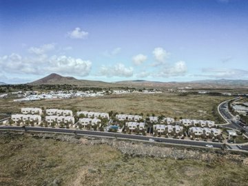 Stylish 3 bedroom, 3 bathroom homes with stunning communal pool