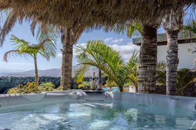 An elevated estate built for space, privacy & inspiring sea views