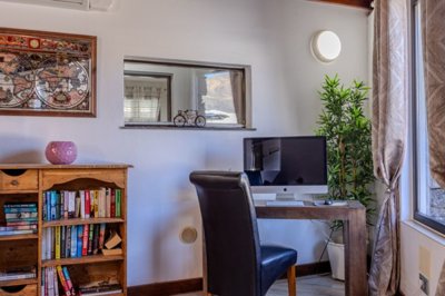 An elevated estate built for space, privacy & inspiring sea views