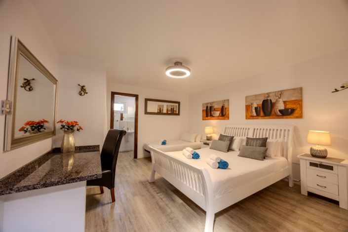 Image No.14-12 Bed Villa for sale